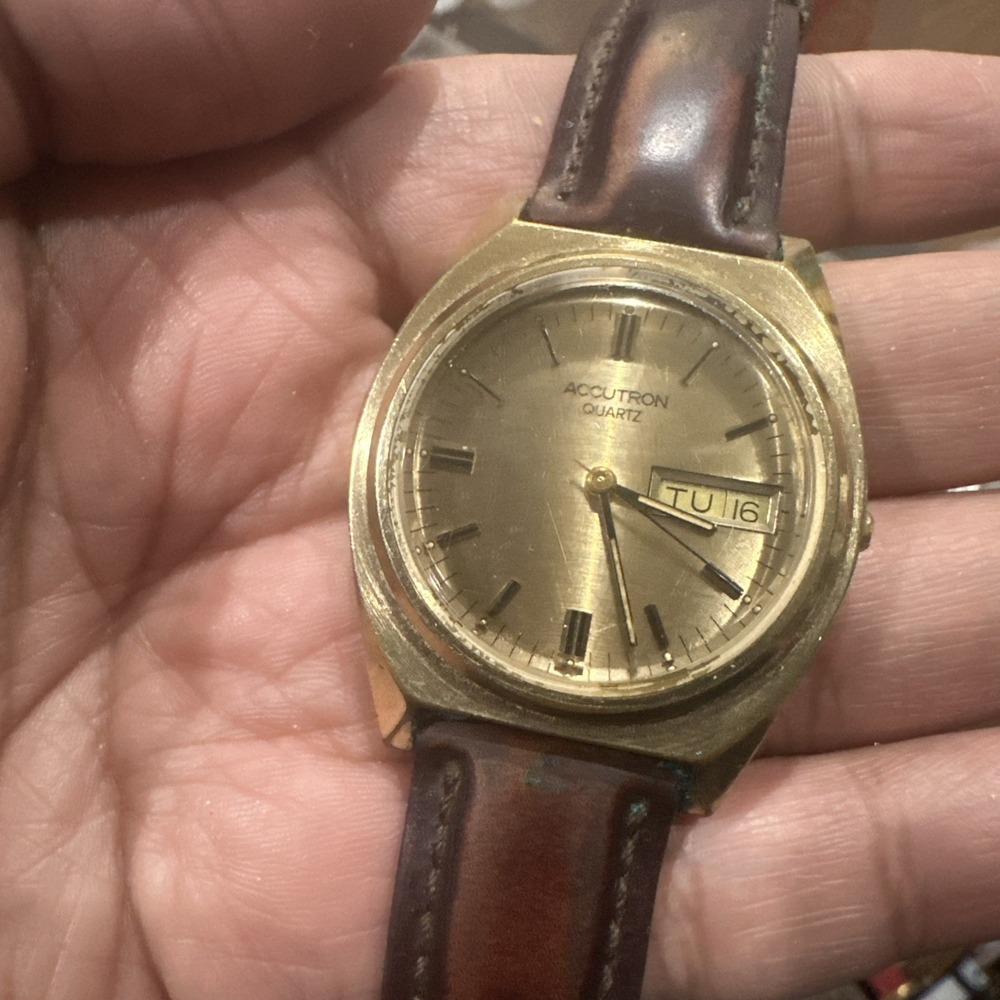 Vintage BULOVA ACCUTRON P0 (1980) Swiss Quartz Day Date 36mm Fit 8" Rare - Works